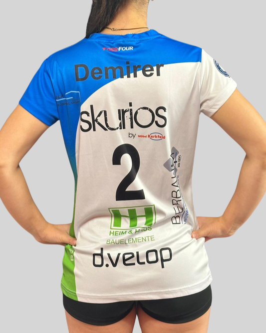 ansicht rücken trikot verein skurios borken mit namen von spielerin. 